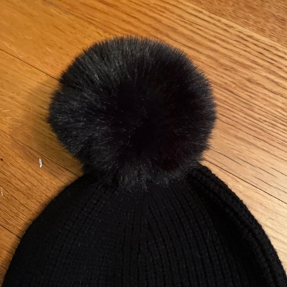 NWT Karl Lagerfeld Black Beanie PomPom Graphic Patch Hat L4KH7874 - Picture 3 of 6